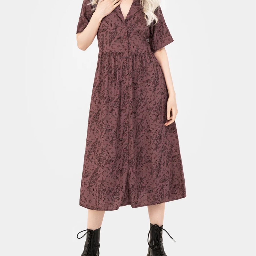Disturbia Roxana Moth Foxglove Button Down Midi Shirt Dress